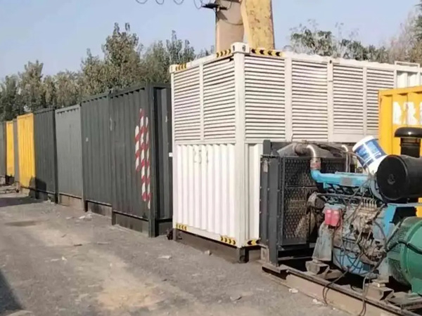 莱州200KW柴油发电机机组每小时油耗是多少？